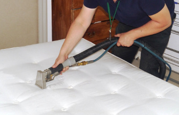cleaning latex mattress